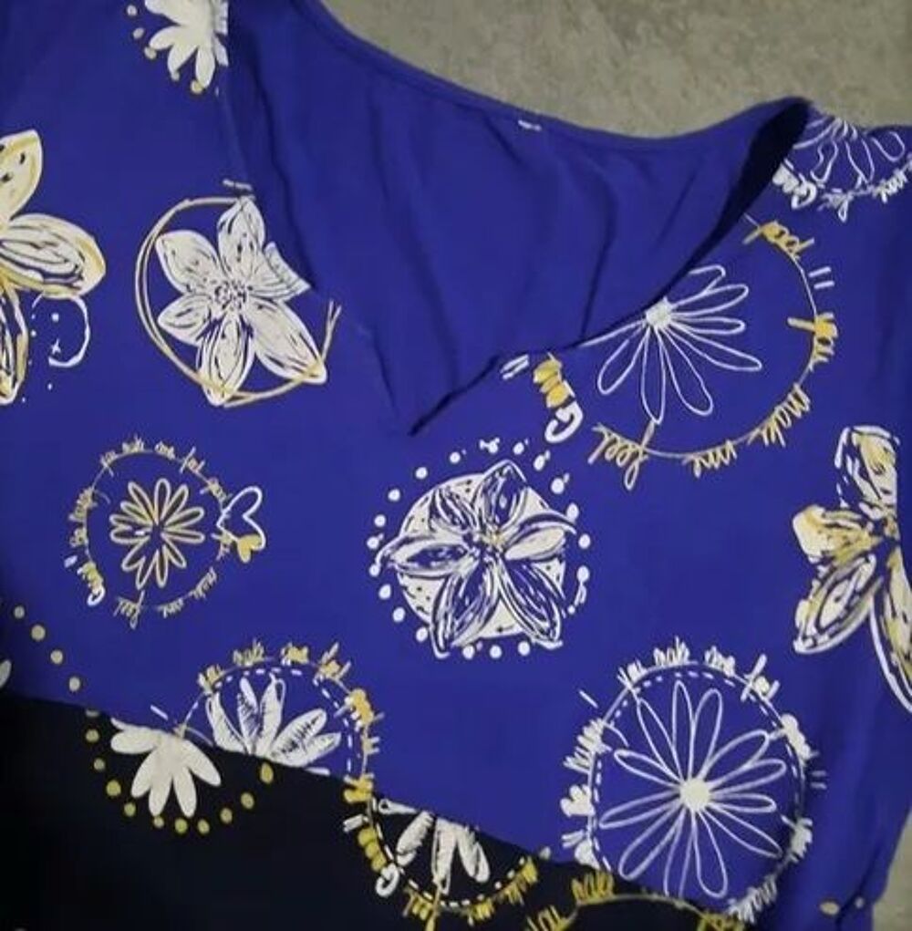 Tunique bleu marine et bleu dur imprim&eacute; fleuri T 40 - 42 Vêtements