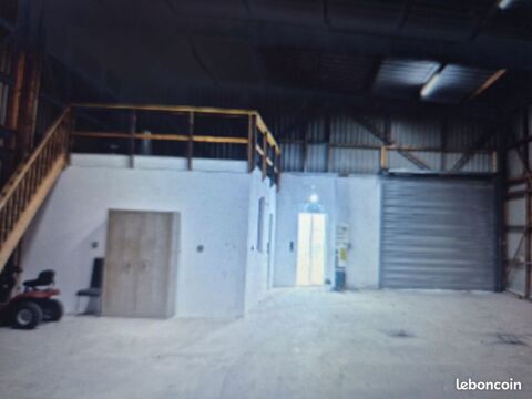   hangar avec bureaux Atelier - 4 pièce(s) - 250 m²