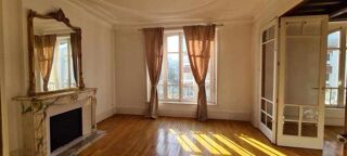  Appartement à louer 6 pièces 184 m²