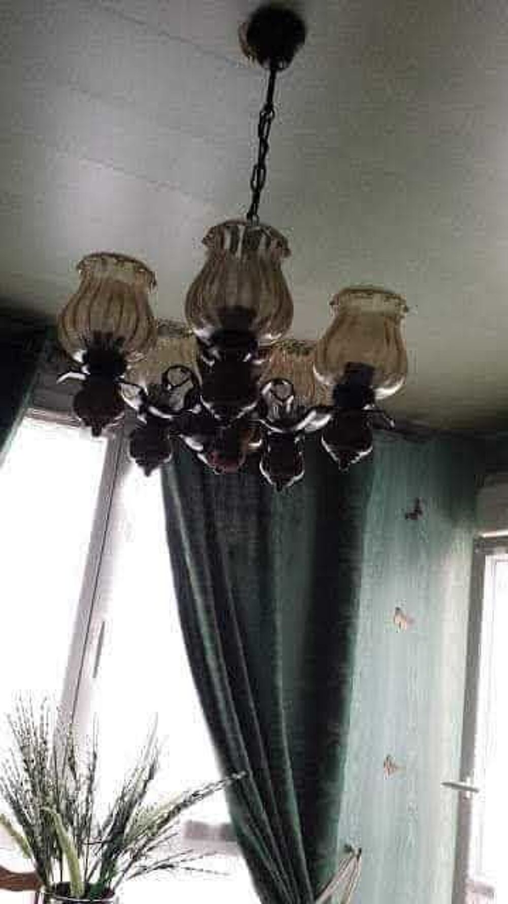1 tr&egrave;s beau lustre rustique Décoration