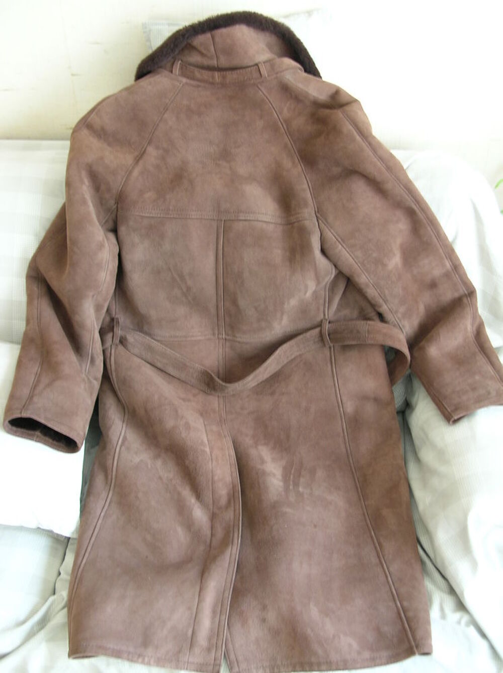 Vends Manteau, mouton retourn&eacute; Vêtements