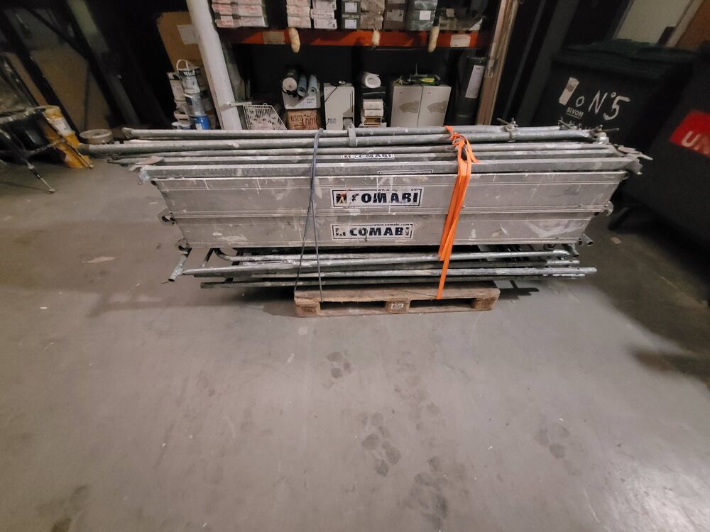 ECHAFAUDAGE COMABI JUNIOR 200 Bricolage