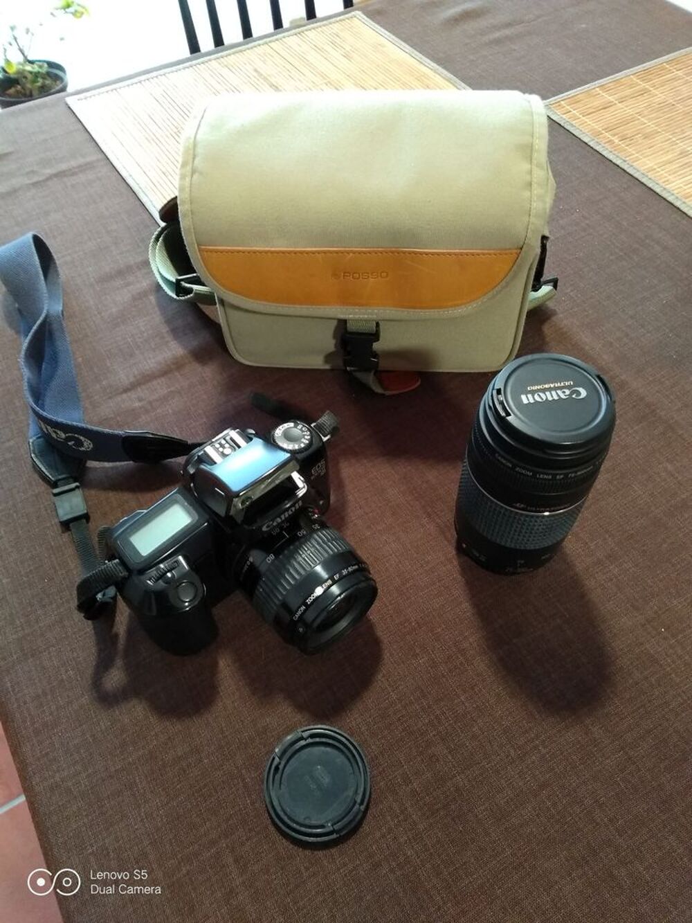 Appareil photo CANON EOS1000 avec accessoires Photos/Video/TV