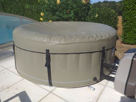 Jacuzzi gonflable. 250 La Chapelle-Ranville (27)