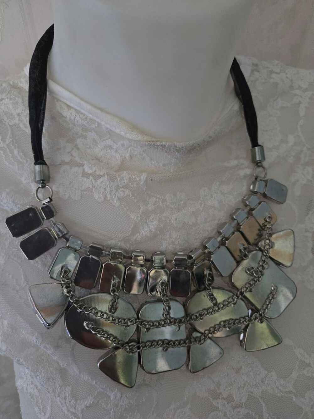collier strass Bijoux et montres