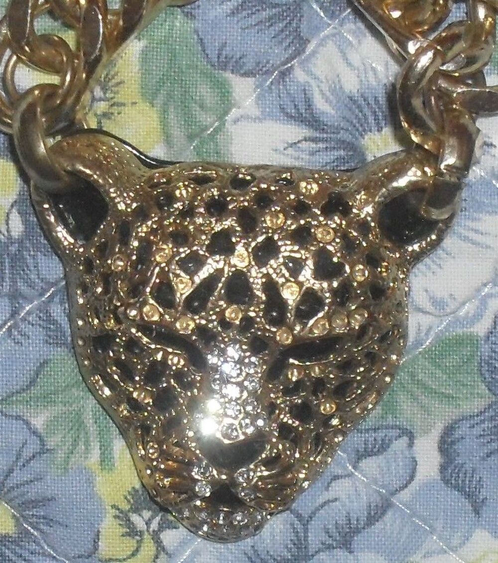 Tr&egrave;s joli et originale Collier fantaisie dor&eacute; t&ecirc;te Panth&egrave;re Bijoux et montres