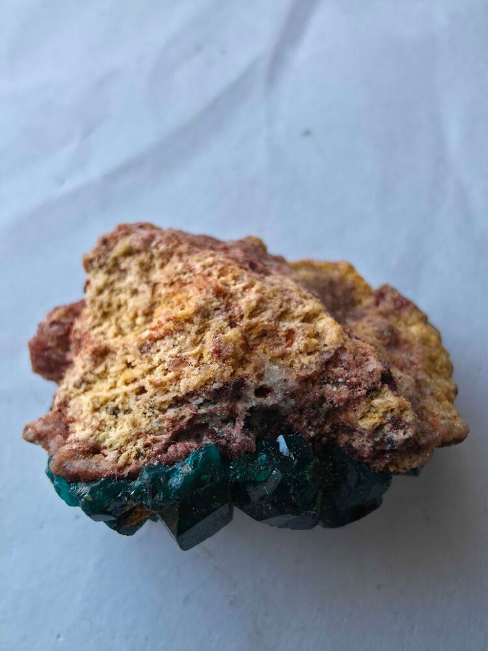 Min&eacute;ral Dioptase brute sur matrice-Collection Katanga RDC-23g 