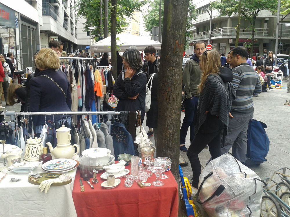 VIDE GRENIER A DUPLEIX Vêtements