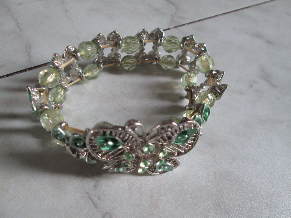 Bracelet papillon vert &eacute;lastique Bijoux et montres