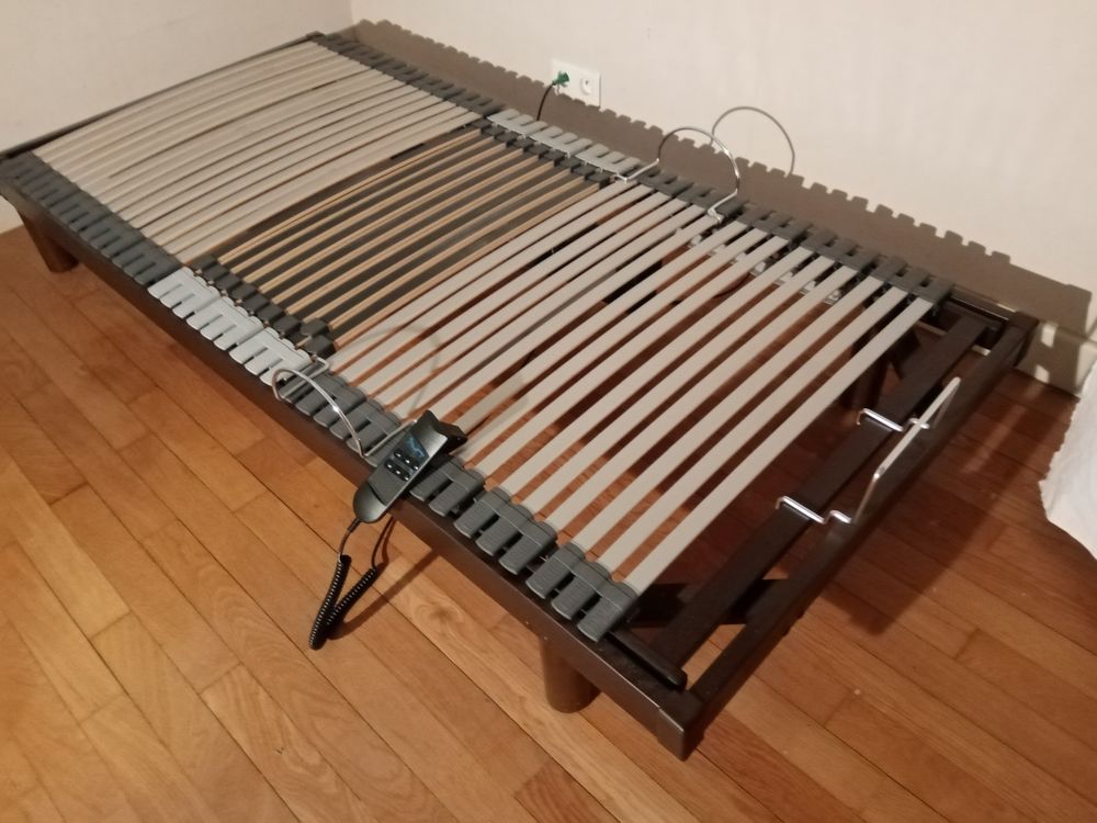 Lit / Sommier &agrave; commande &eacute;lectrique Meubles