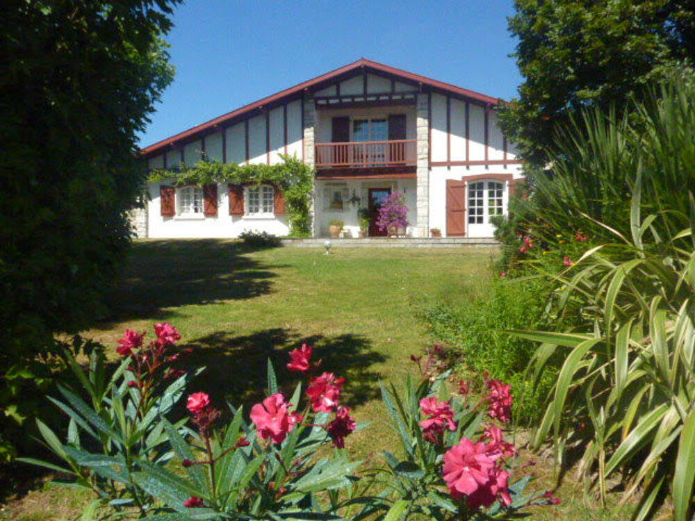   VACANCES AU MOIS D'AOUT PRES DES PLAGES ET MONTAGNE Aquitaine, Ustaritz (64480)