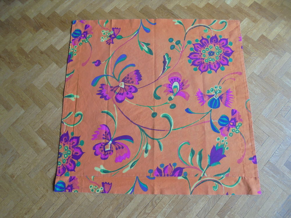 Parure fonds orange et fleurs Décoration