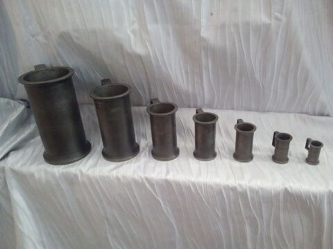 Ancienne S�rie De Mesures �tain Fleur De Lys grav�e  90 Savigny-sur-Orge (91)