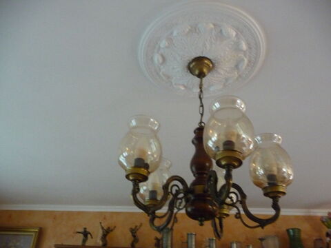 LUSTRE BRONZE ET BOIS DE 5 BRANCHES
45 Beynost (01)