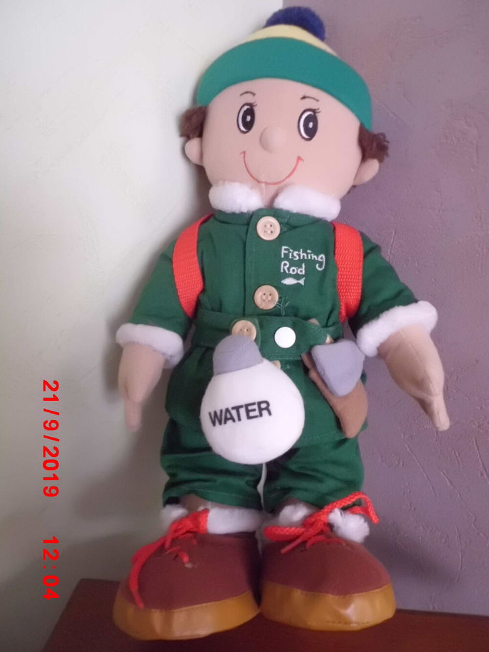 PELUCHE BONHOMME RANDONNEUR Jeux / jouets