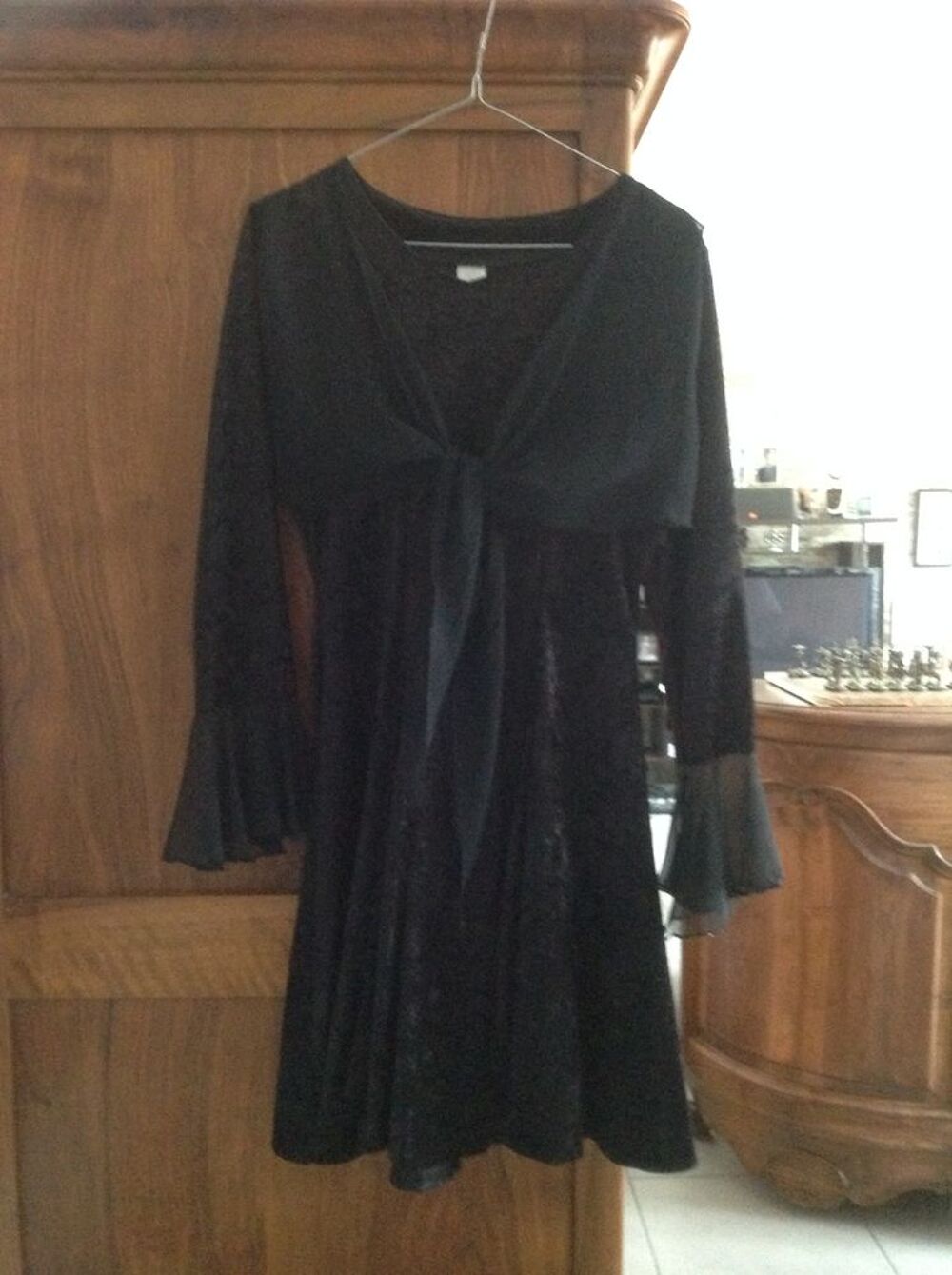 robe noire Vêtements