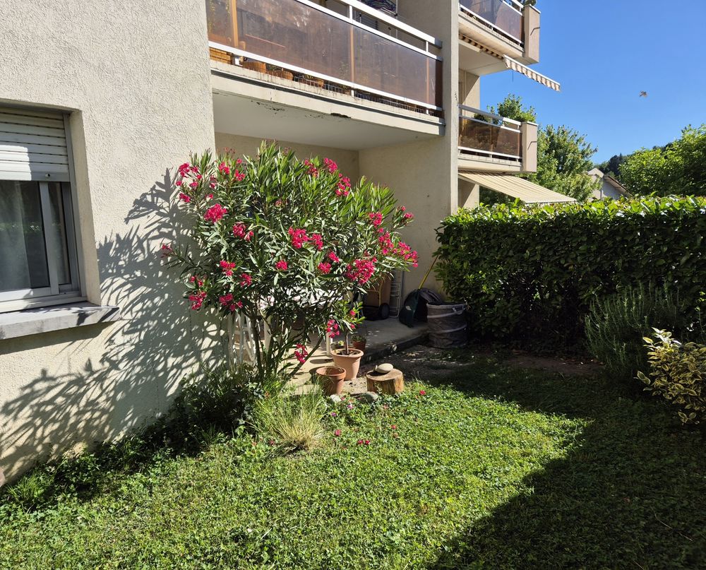 Location Appartement EYBENS T1  en rez de jardin avec jardin clo Eybens