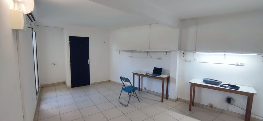 Location Autre Bureau centre ville du MOULE 450€ Le moule