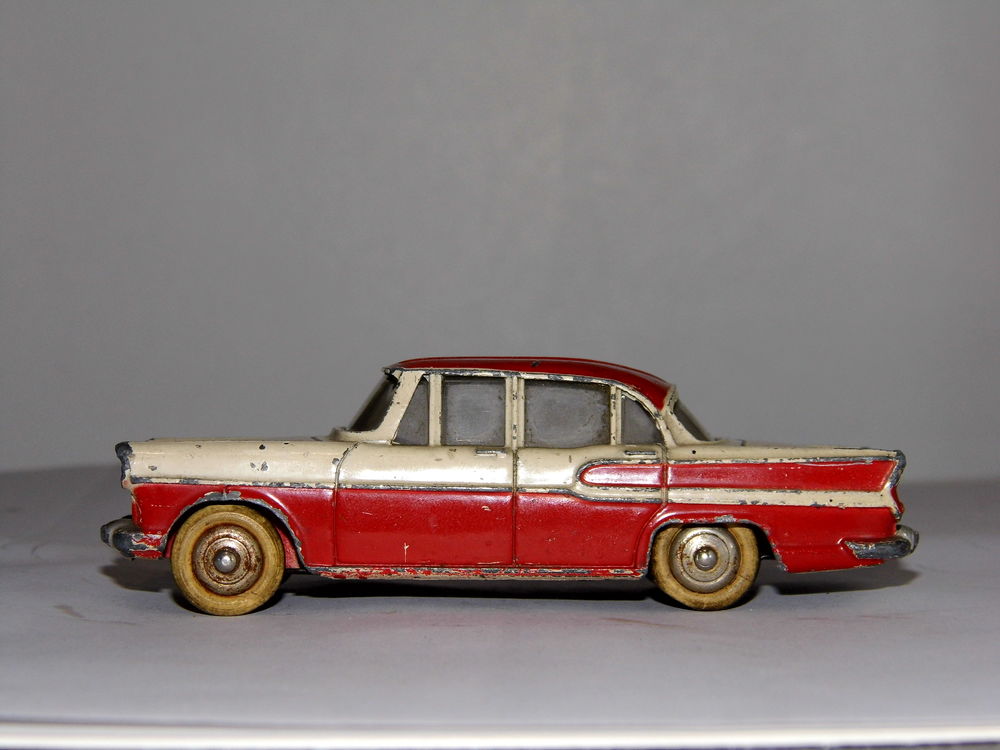 Dinky toys SIMCA CHAMBORD VEDETTE MECCANO 24K voiture collection vintage jouet ancien 