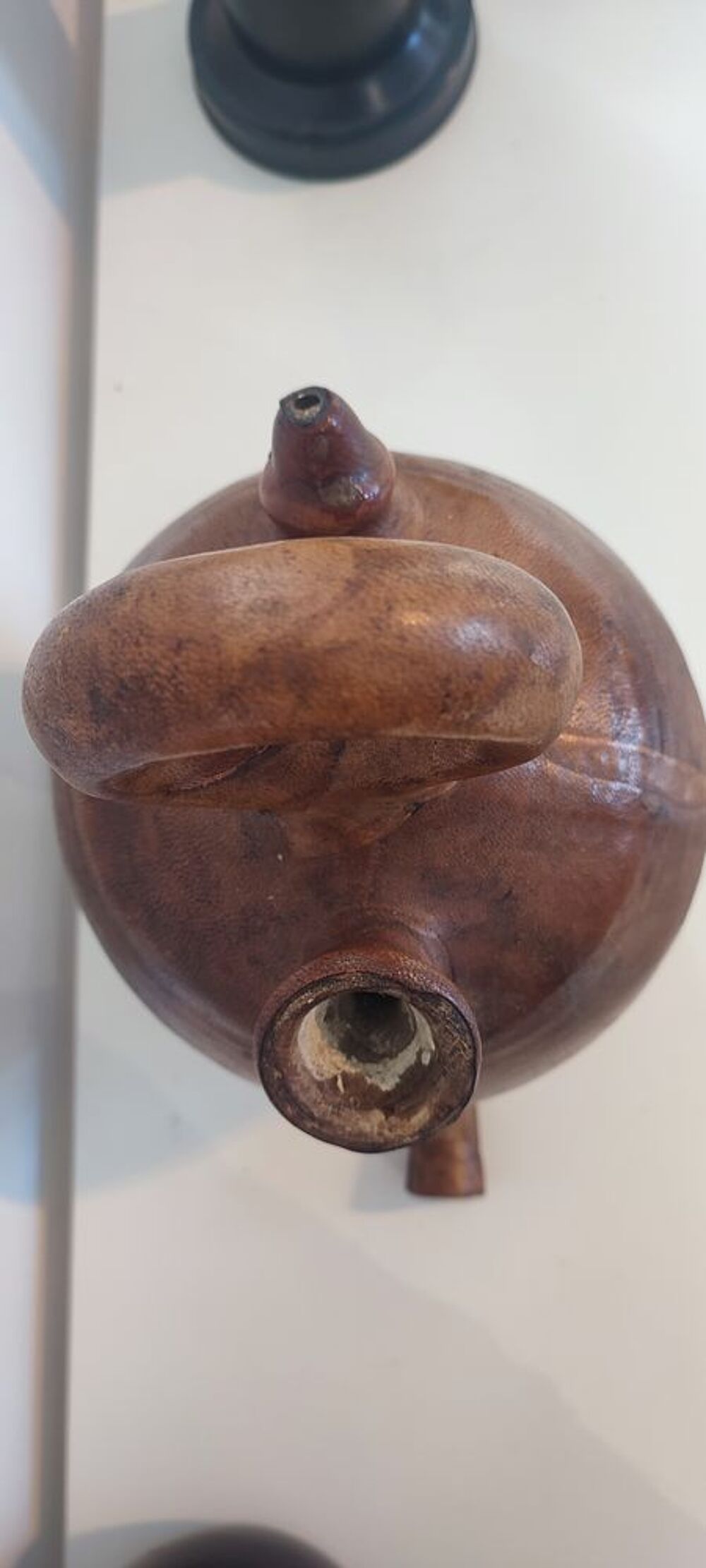 Gargoulette , grosse cruche en terre cuite recouverte de cui 