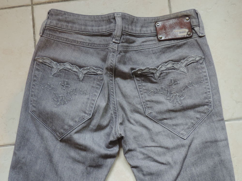 JEAN DIESEL GRIS Vêtements