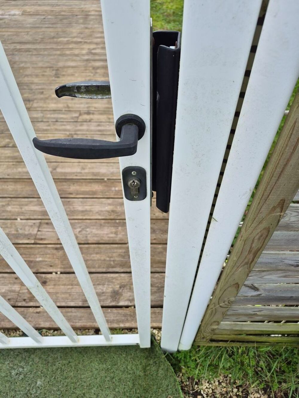 Poteaux de cl&ocirc;ture avec portillon Jardin