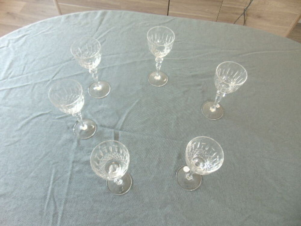 Service de 18 verres en cristal taill&eacute; ? Cristallerie de Lor Cuisine