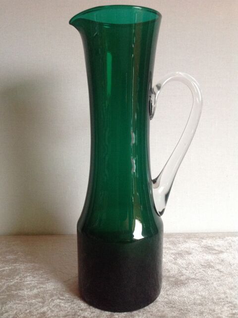 GRANDE CARAFE OU PICHET VINTAGE EN VERRE SOUFFL� Envoi Possi 39 Tr�gunc (29)