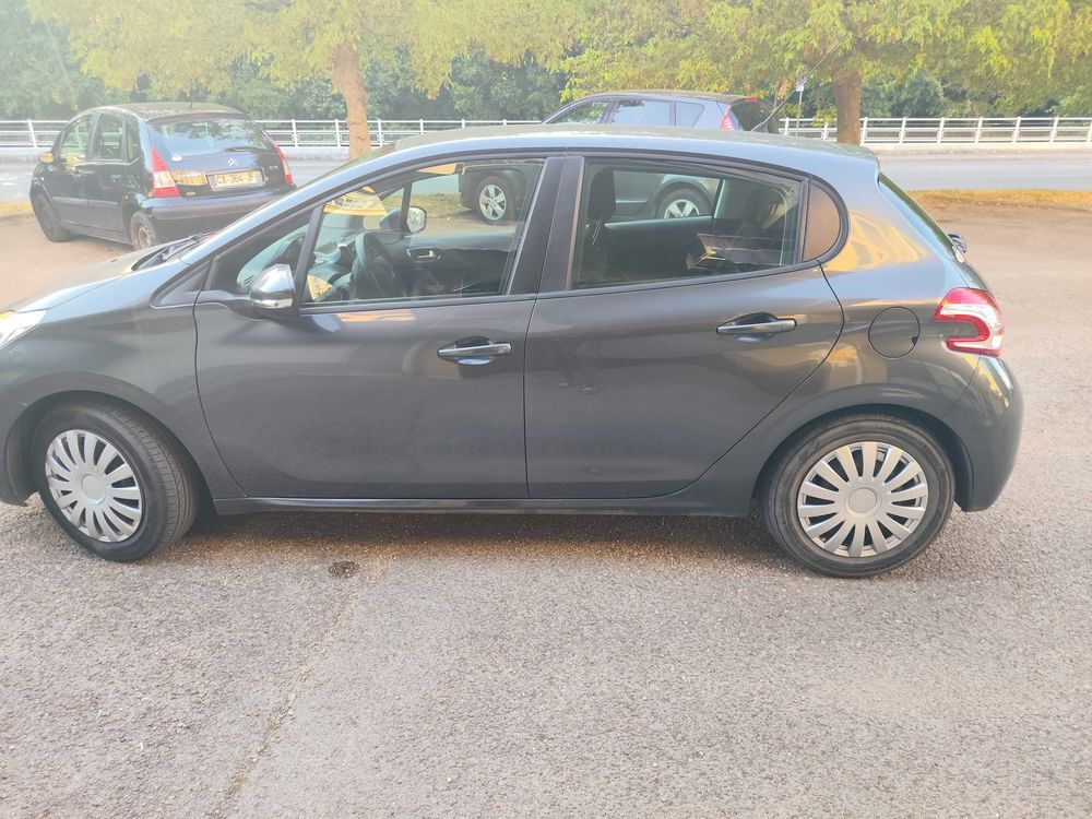 208 1.2 e-VTi 82ch BMP5 Active 2014 occasion 10000 Troyes