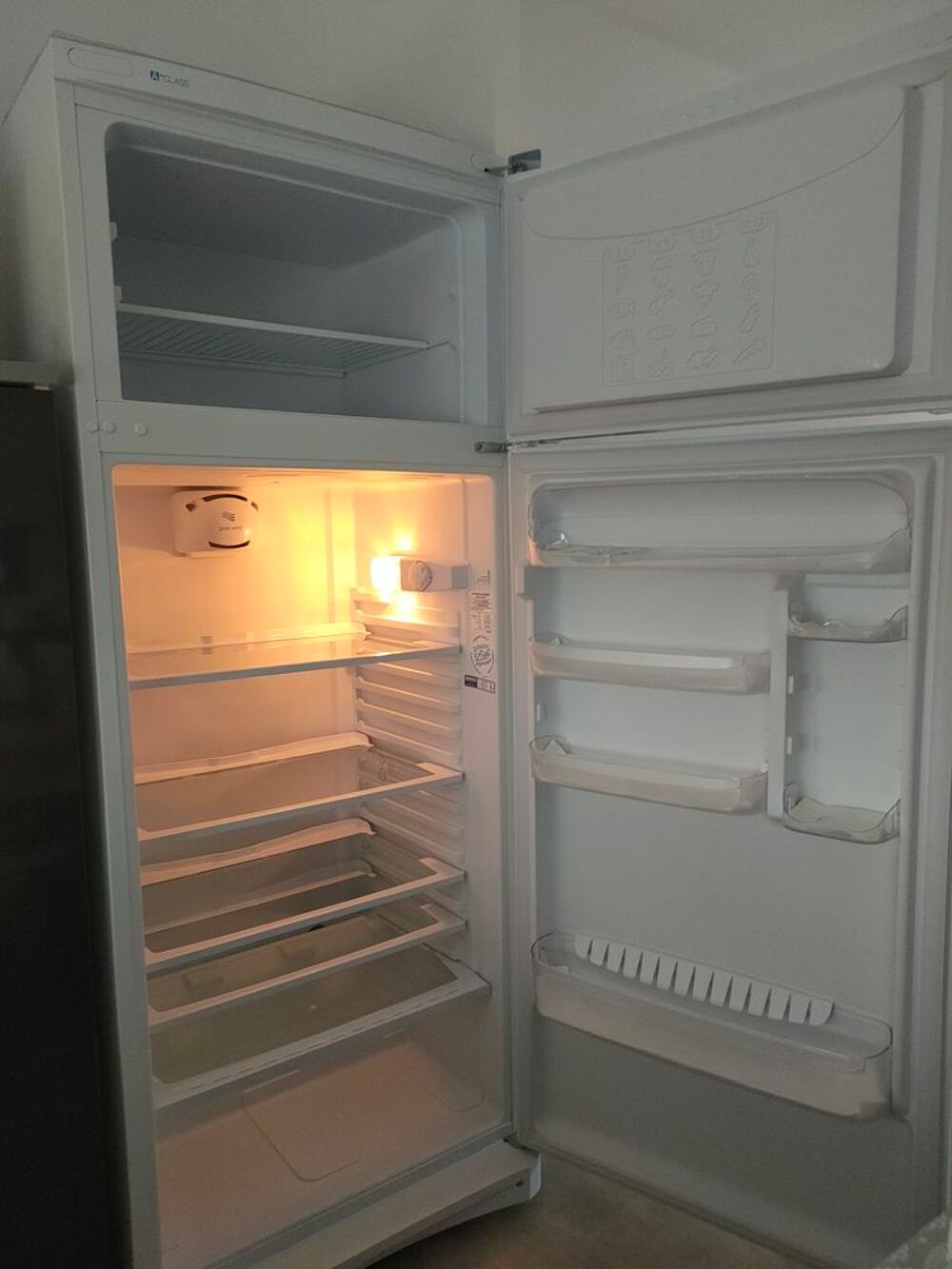 R&Eacute;FRIG&Eacute;RATEUR 2 PORTES INDESIT / 412 Litres Electroménager