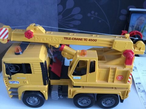 SUPERBE camion grue BRUDER   25 Nancy (54)