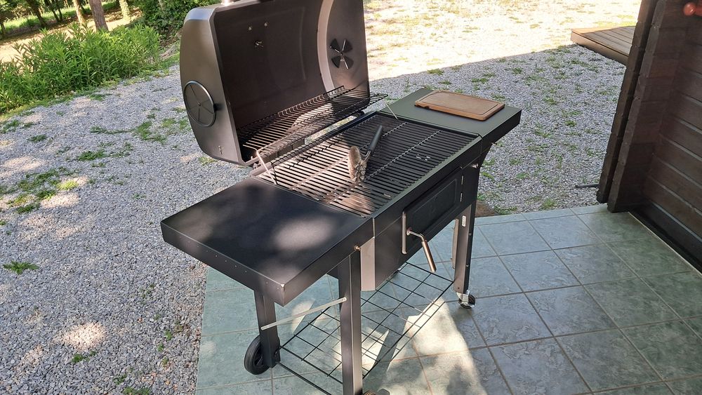 Barbecue "CHAR BROIL" enti&egrave;rement NEUF Jardin