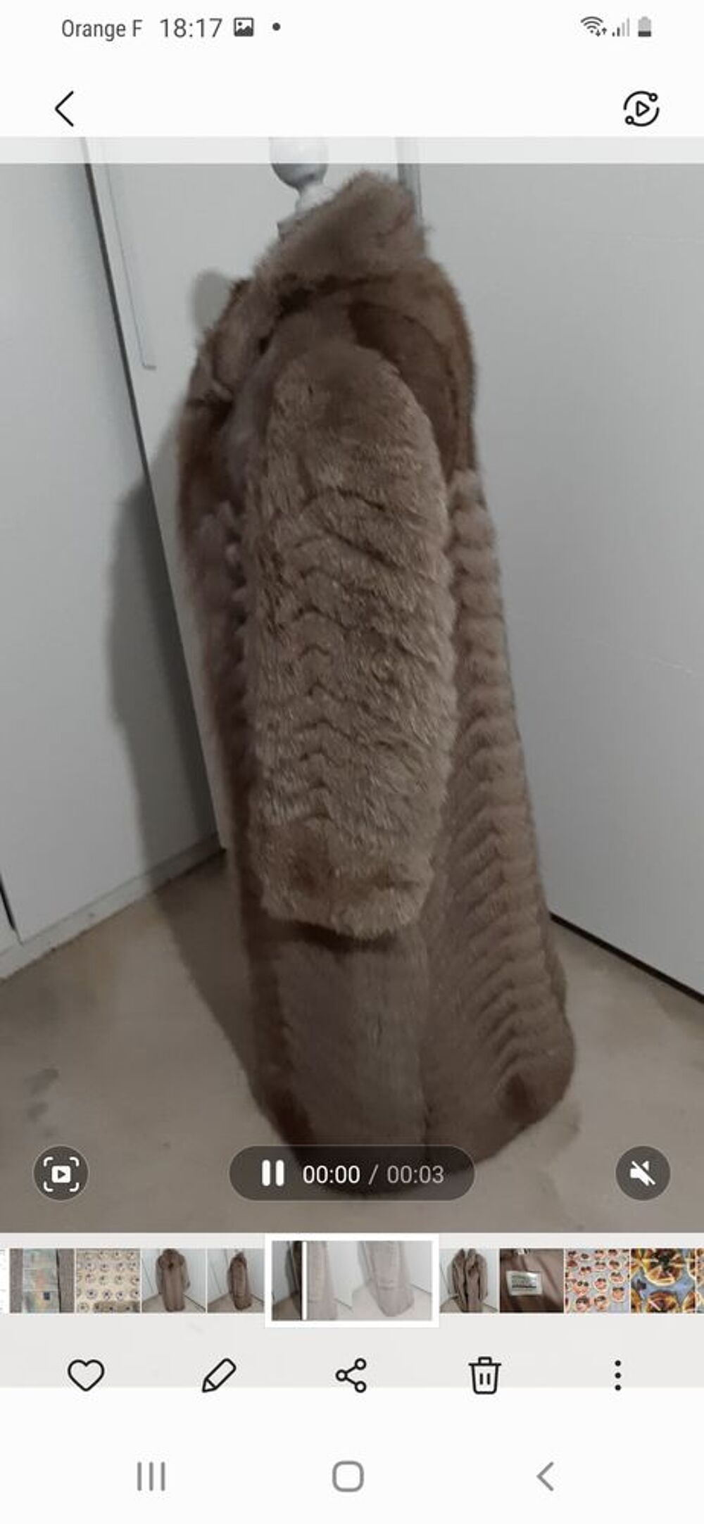 Manteau renard argent&eacute;.
Manteau re Vêtements