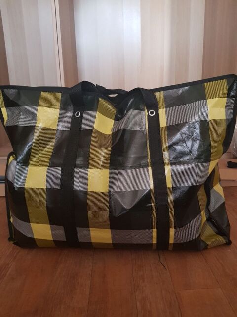 Grand sac de lot de v�tements 70 Marseille 13 (13)