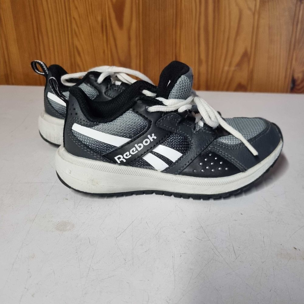 Basket Reebok road supr&ecirc;me 2.0 gris et noir taille 27.5 Chaussures