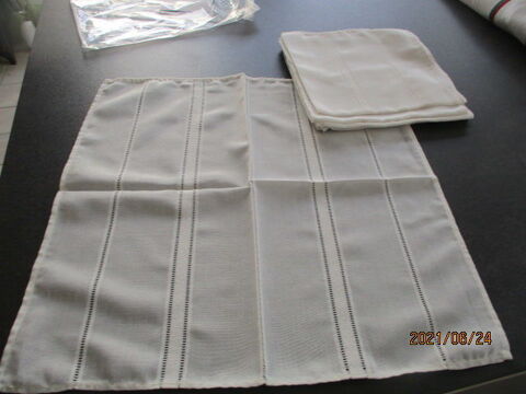 Six serviettes de table 15 Castres (81)