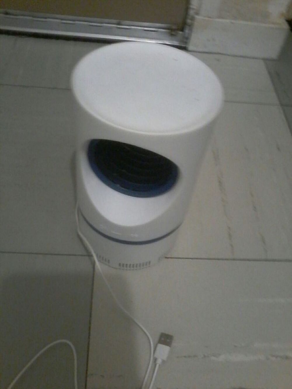 lampe uv anti mouches moustiques Electroménager
