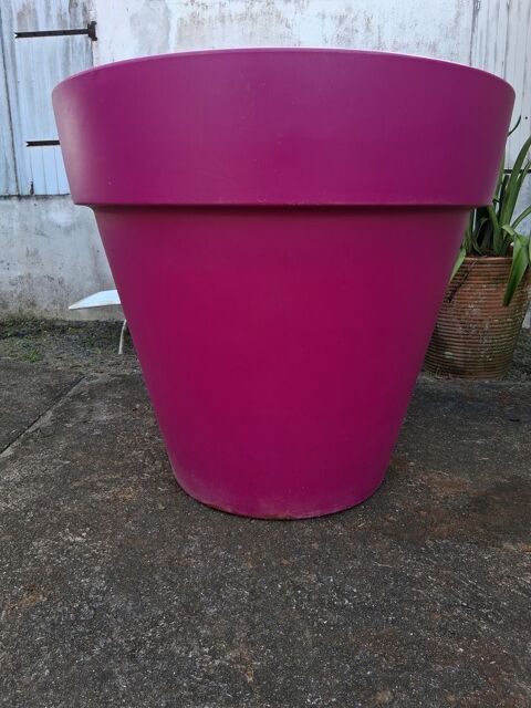 2 POTS DE FLEUR XXL 150 Petit-Bourg (97)