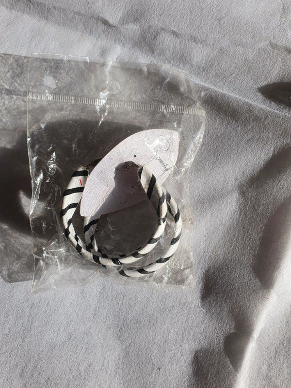 boucles d'oreille anneaux - noir et blanc
Bijoux et montres