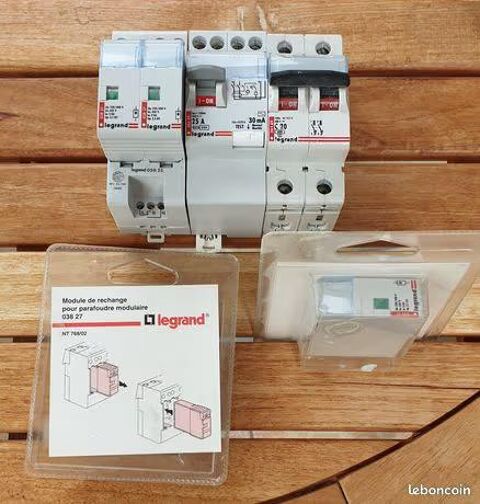 Petit mat�riel �lectrique 90 Roy�re-de-Vassivi�re (23)