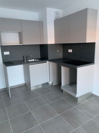  Appartement � louer 3 pi�ces 39 m� Fr�jus