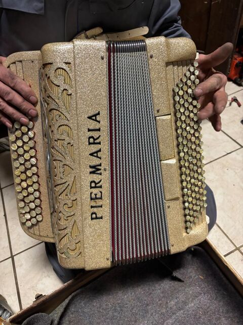 Accordeon piermaria 750 Plo�rmel (56)