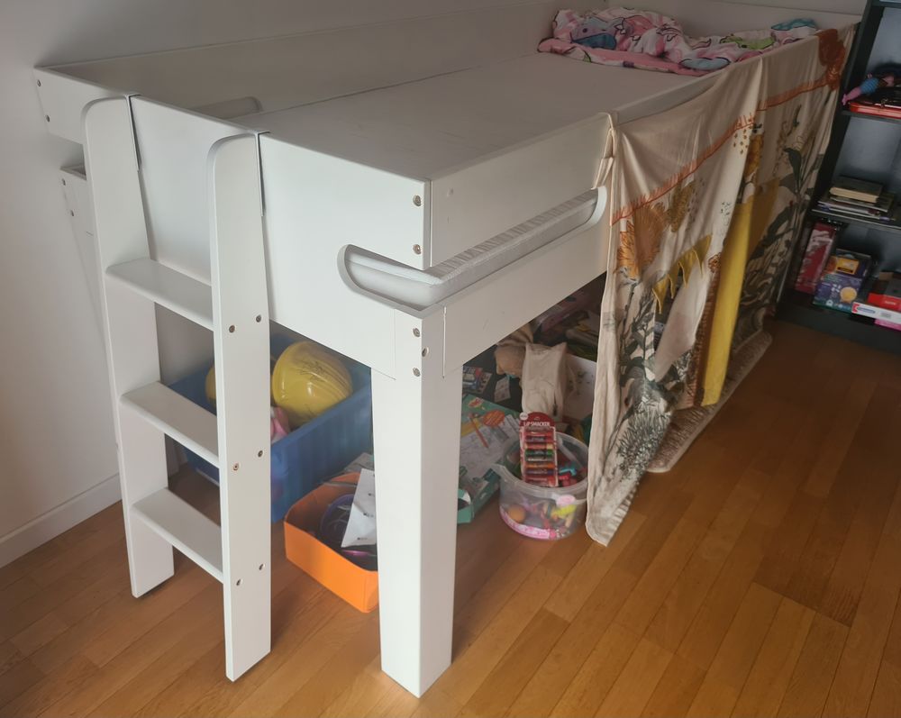 Lit mi-hauteur en bois massif pour enfant Meubles