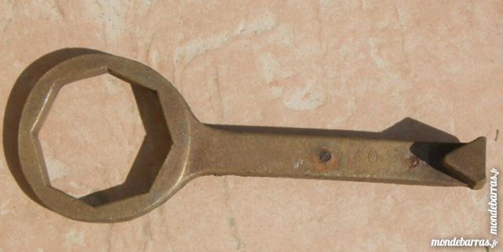 Clef de robinet ancien en cuivre (mod&egrave;le N&deg;7) Décoration