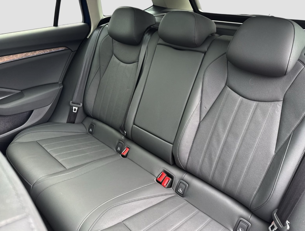 Superb Combi 1.5 TSI 204 ch Hybride Rechargeable PHEV DSG6 Laurin & Klement 2025 occasion 59000 Lille