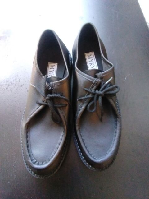 chaussures noires Myrys 43 25 Sète (34)