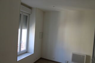  Appartement à louer 2 pièces 33 m²