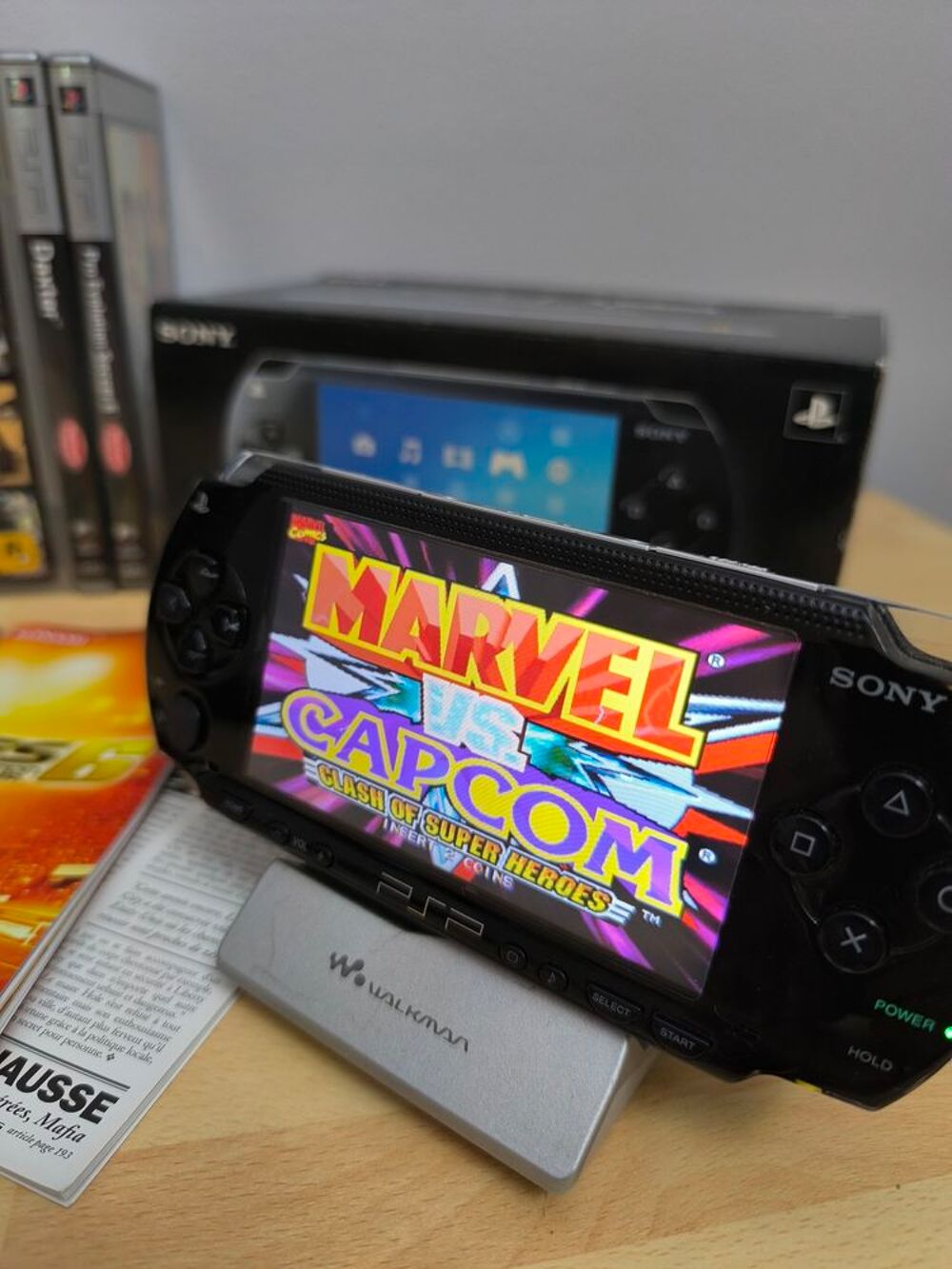 PSP-1004 + 3 jeux physiques + &eacute;mulation arcade r&eacute;tro Consoles et jeux vidos