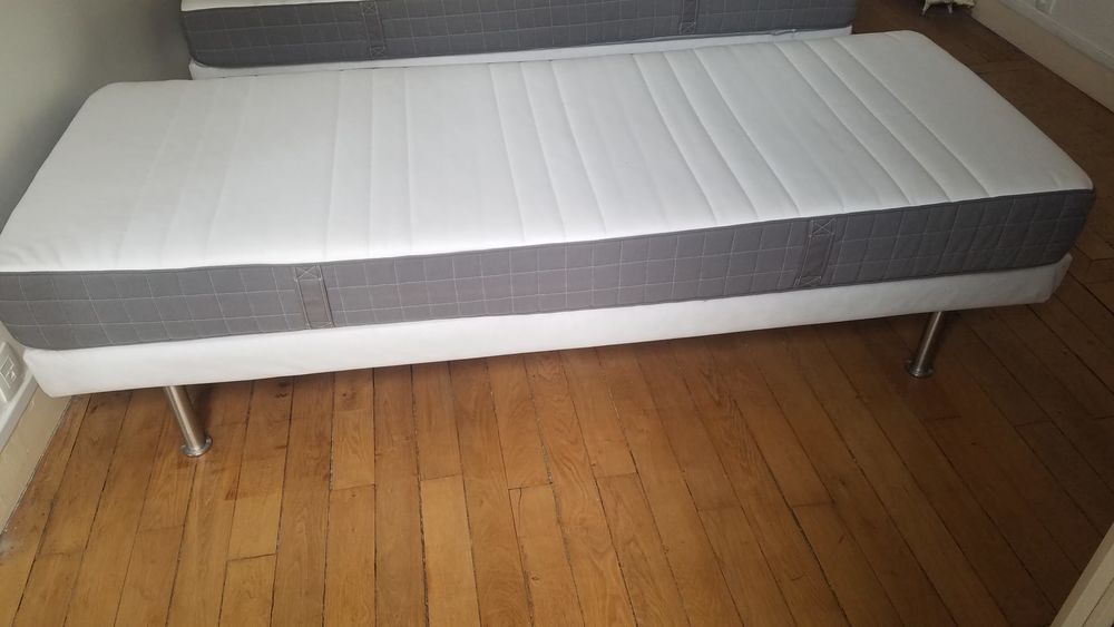 Lit, base, matelas - Tr&egrave;s bon &eacute;tat Meubles