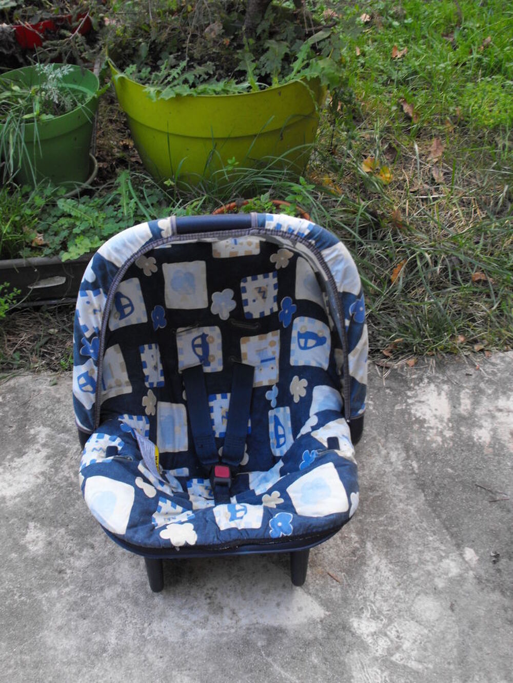 Si&egrave;ge coque. Pu�riculture